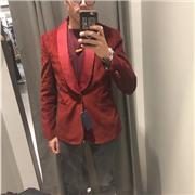 Doy clases de Publicidad y Marketing en cursos subvencionados. Tengo el grado de Publicidad y RRPP (Universitat Jaume I) + Máster en Marketing digital